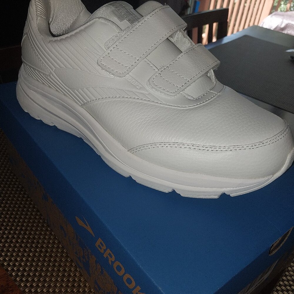 Brooks men sneakers